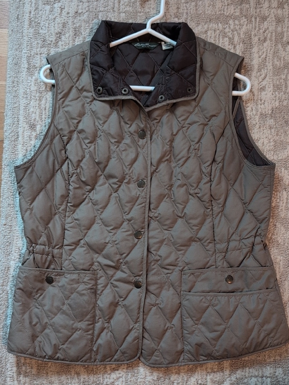 Eddie Bauer Quilted Sleeveless Vest in Taupe Olive